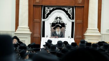 סאטמר סוגרת את המוסדות; אברכי ויז'ניץ מונסי יקחו את התפילין הביתה