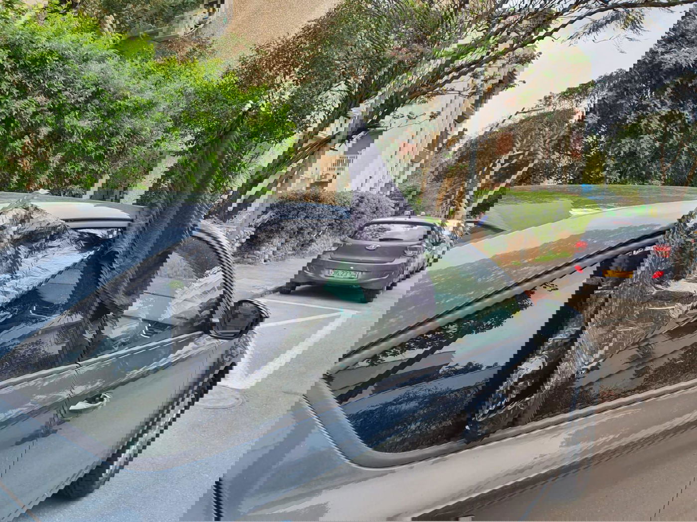 מחאה נגד יולי אדלשטיין נעצרה בכביש 1; עצורים בהפגנה ליד הכנסת