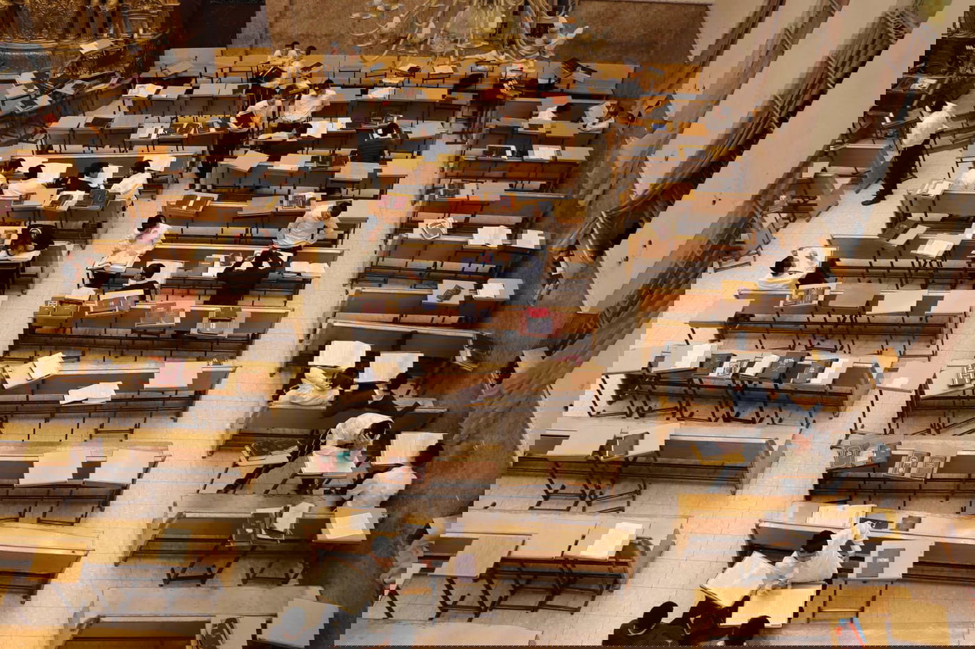 תיעוד עצוב: כשתלמידי פוניבז' פונו מהישיבה