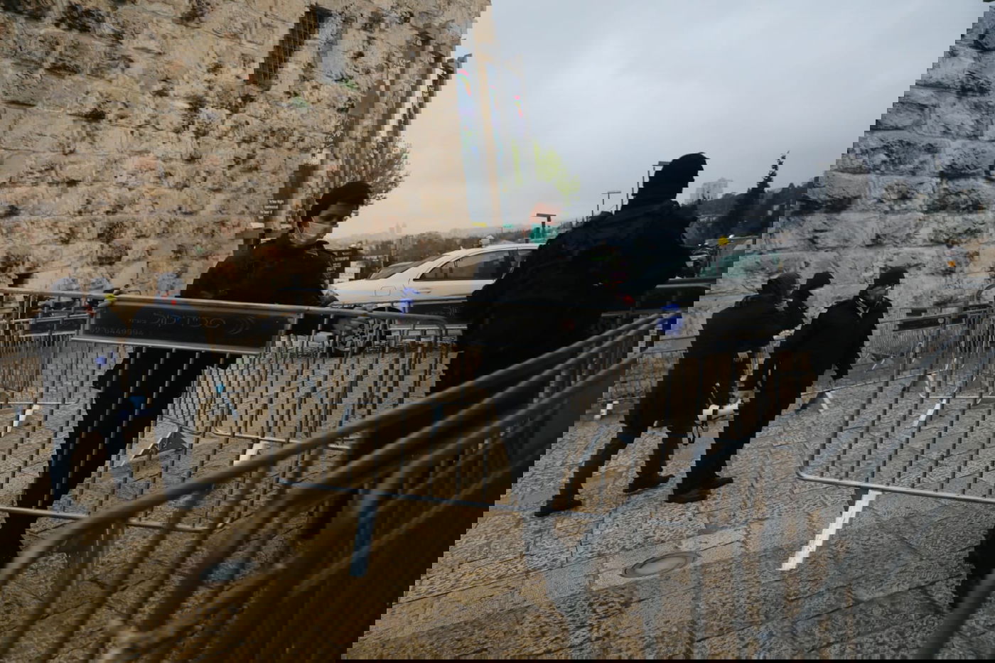 בהלת הקורונה: שער יפו נחסם למעבר אדם