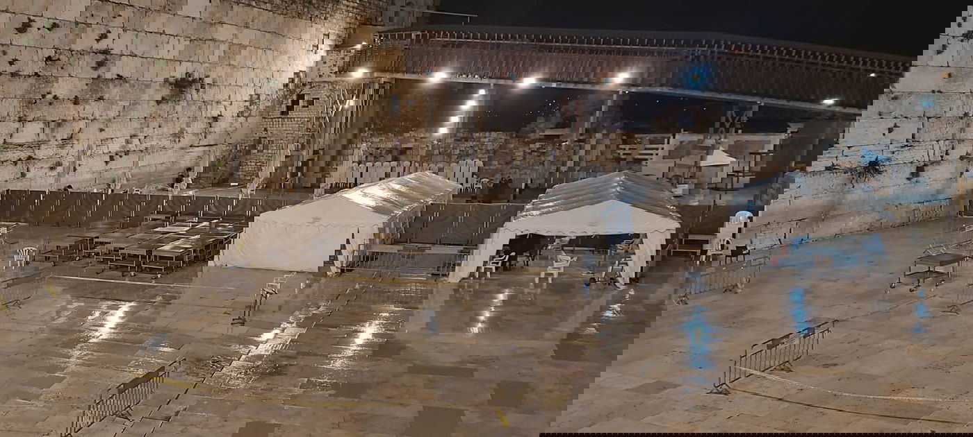 עַל הַר צִיּוֹן שֶׁשָּׁמֵם | הכותל המערבי, הבוקר • תיעוד