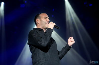 שי אברמסון ומקהלת הגברים רמתיים: יגדל