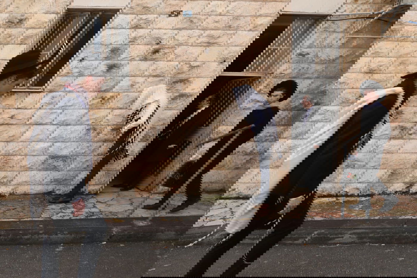 כך שמרו על התקנות ב"שטיבלך חסידים" • צפו