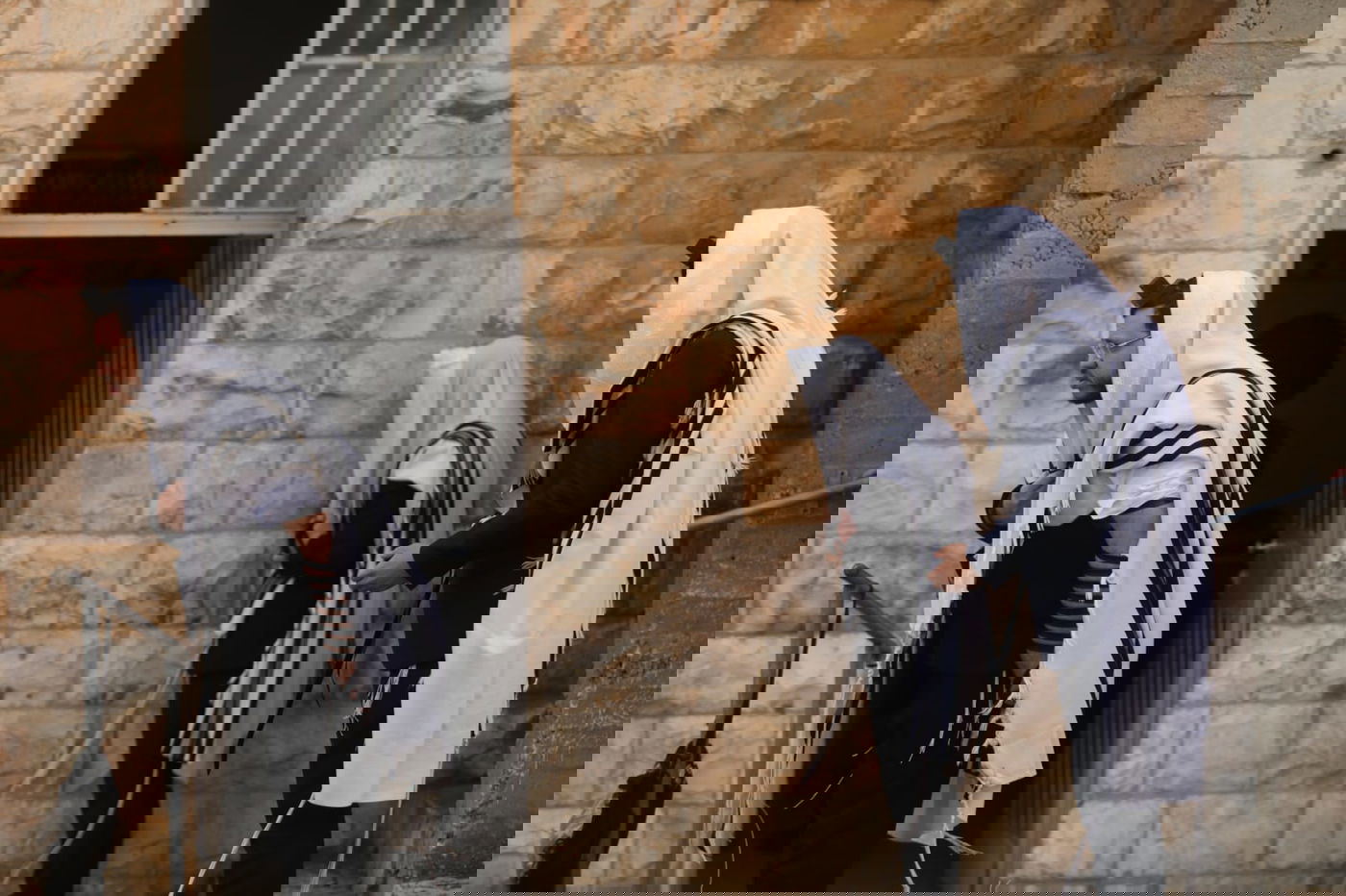 כך שמרו על התקנות ב"שטיבלך חסידים" • צפו