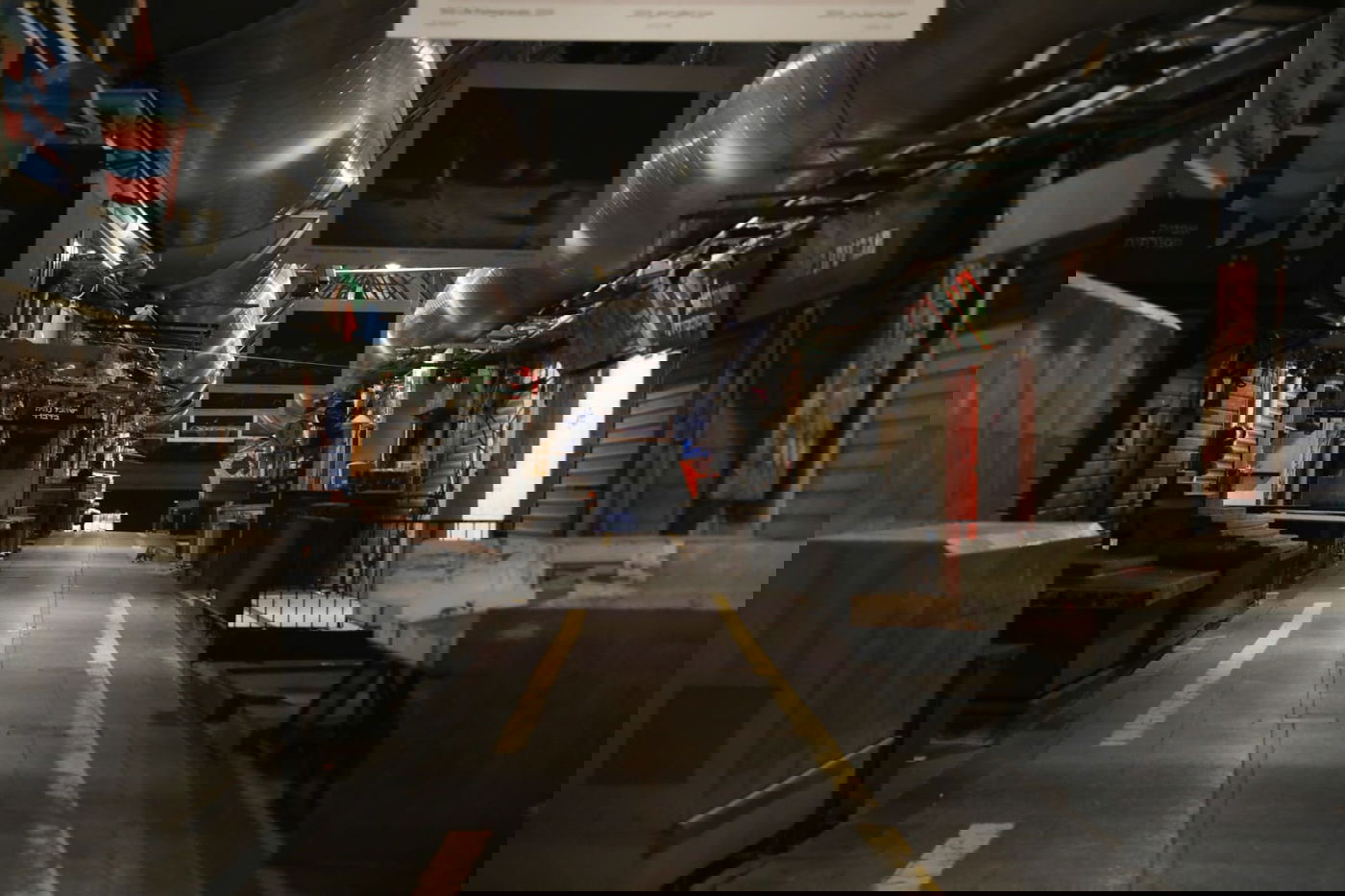 ממאה שערים - לשוק; ירושלים נצורה • צפו