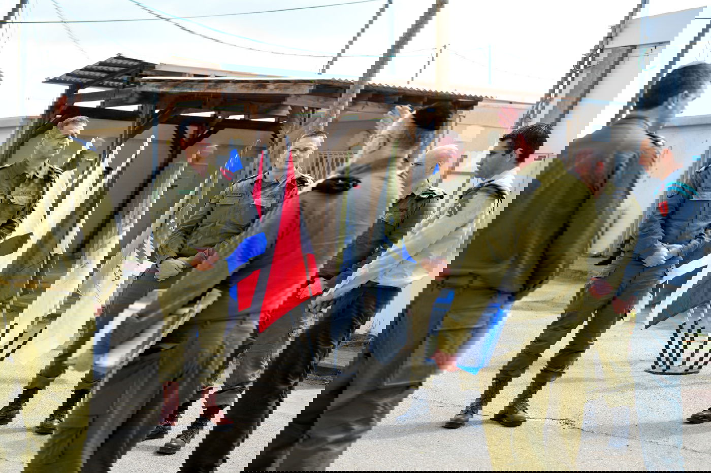 מבצע תרומות: הרמטכ"ל אביב כוכבי תרם דם