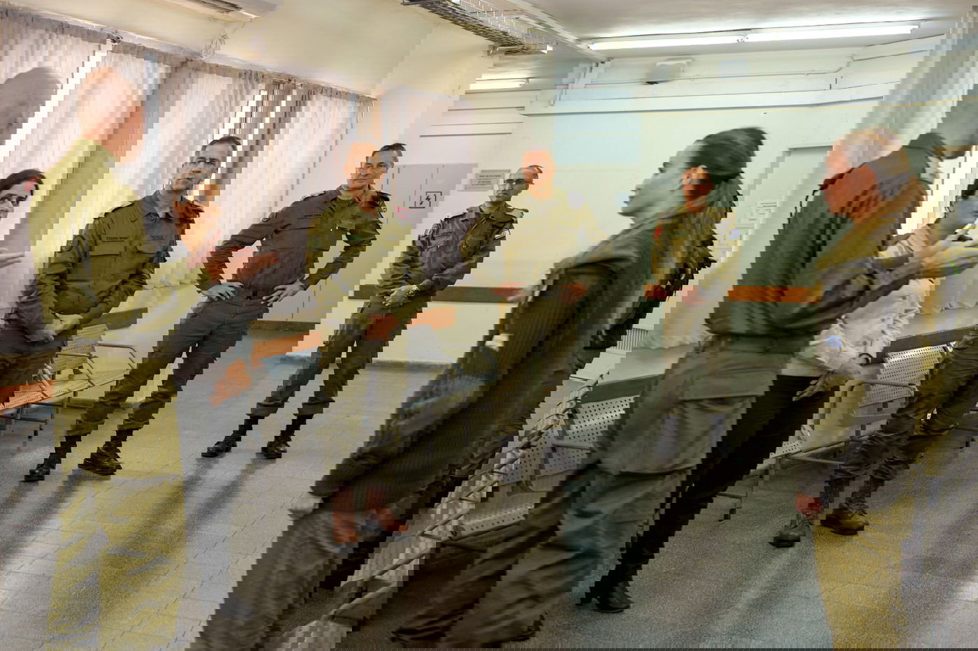 מבצע תרומות: הרמטכ"ל אביב כוכבי תרם דם