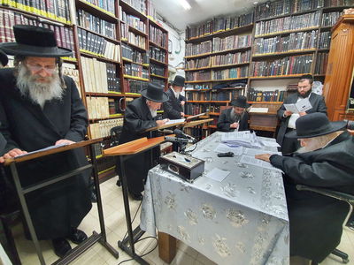 הגר"ח בתפילתו לעצירת המגיפה