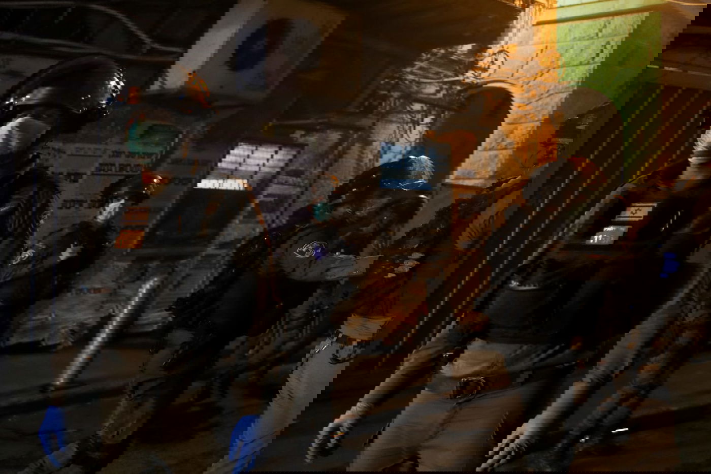 "נאצים" ואלימות: ערב סוער במאה שערים