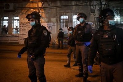 "נאצים" ואלימות: ערב סוער במאה שערים