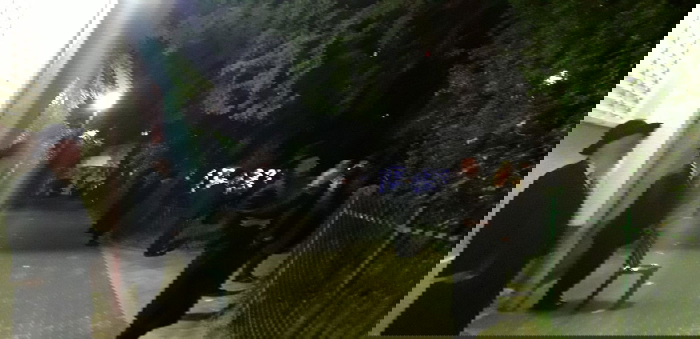 הגר"י סילמן מתפלל ברחוב