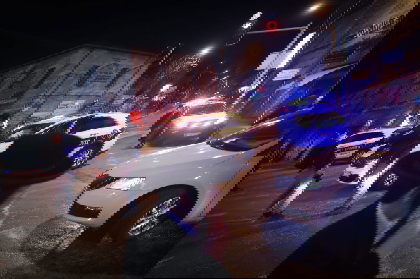 צפו: המשטרה סוגרת את שכונת גאולה בירושלים