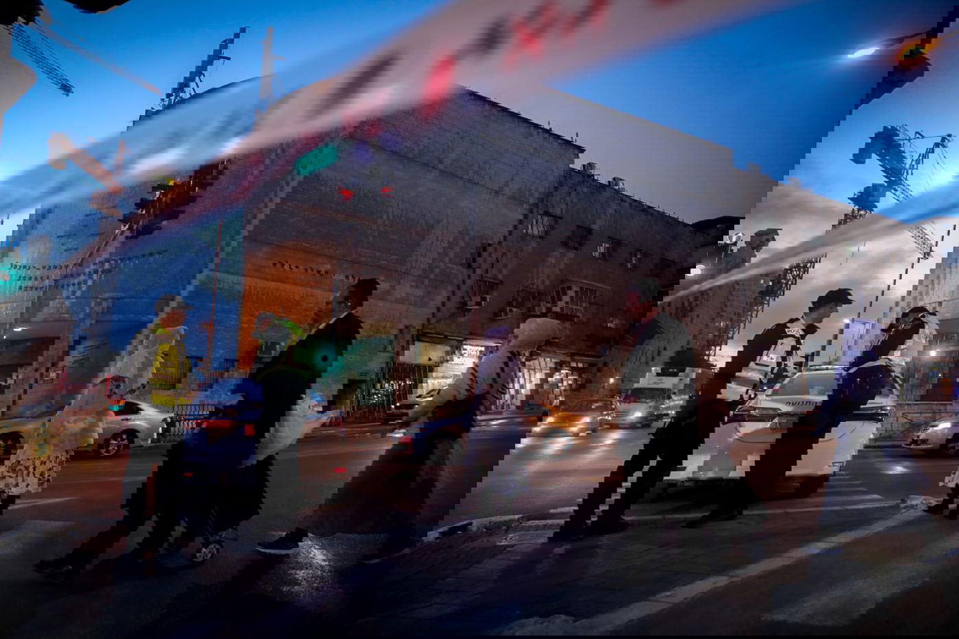 צפו: המשטרה סוגרת את שכונת גאולה בירושלים