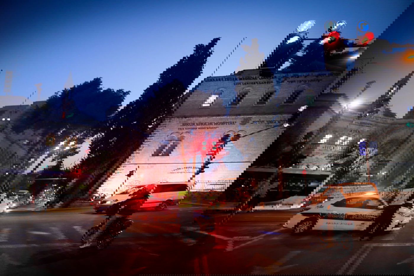 צפו: המשטרה סוגרת את שכונת גאולה בירושלים