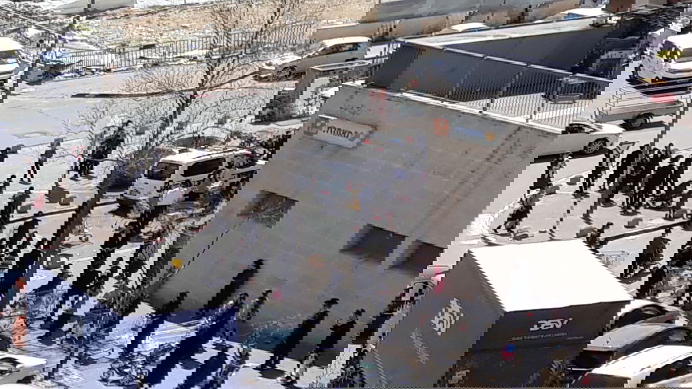 התור הארוך בכניסה למרכול