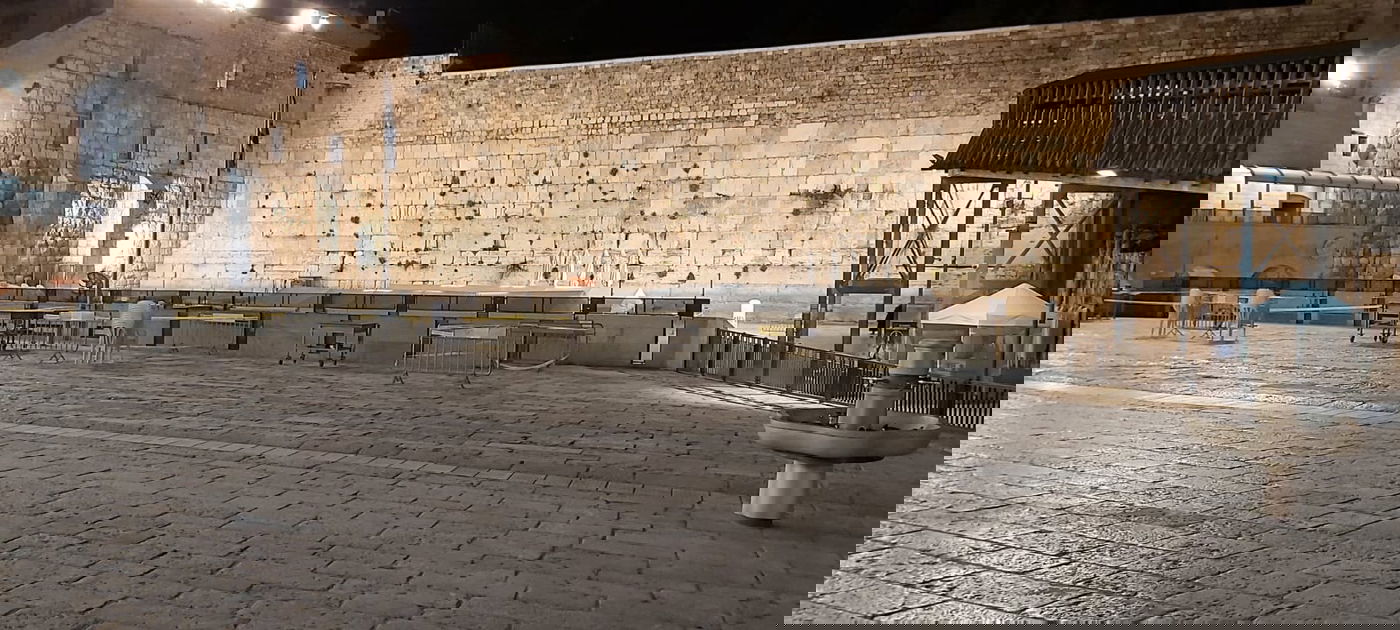 תיעוד עצוב: ראש חודש ריק בכותל המערבי