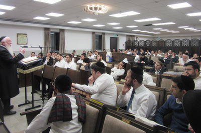 בליל פורים האחרון בכולל 'עמק האלה'