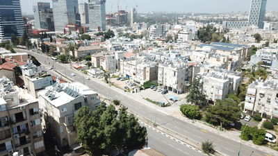 רחובות בני ברק ותל אביב - כמעט שוממים • צפו