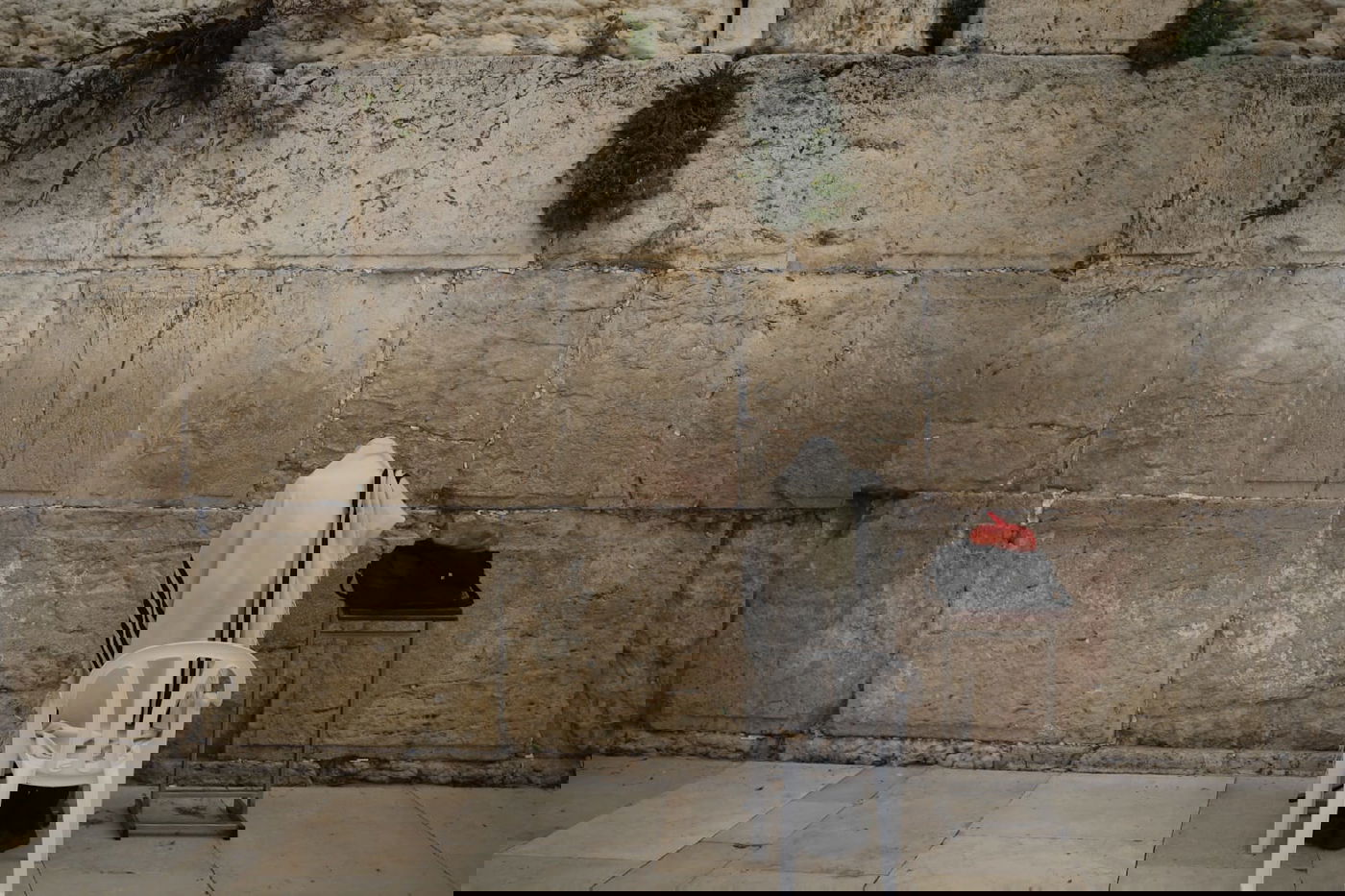 הכותל המערבי שומם מאדם: גלריה עצובה