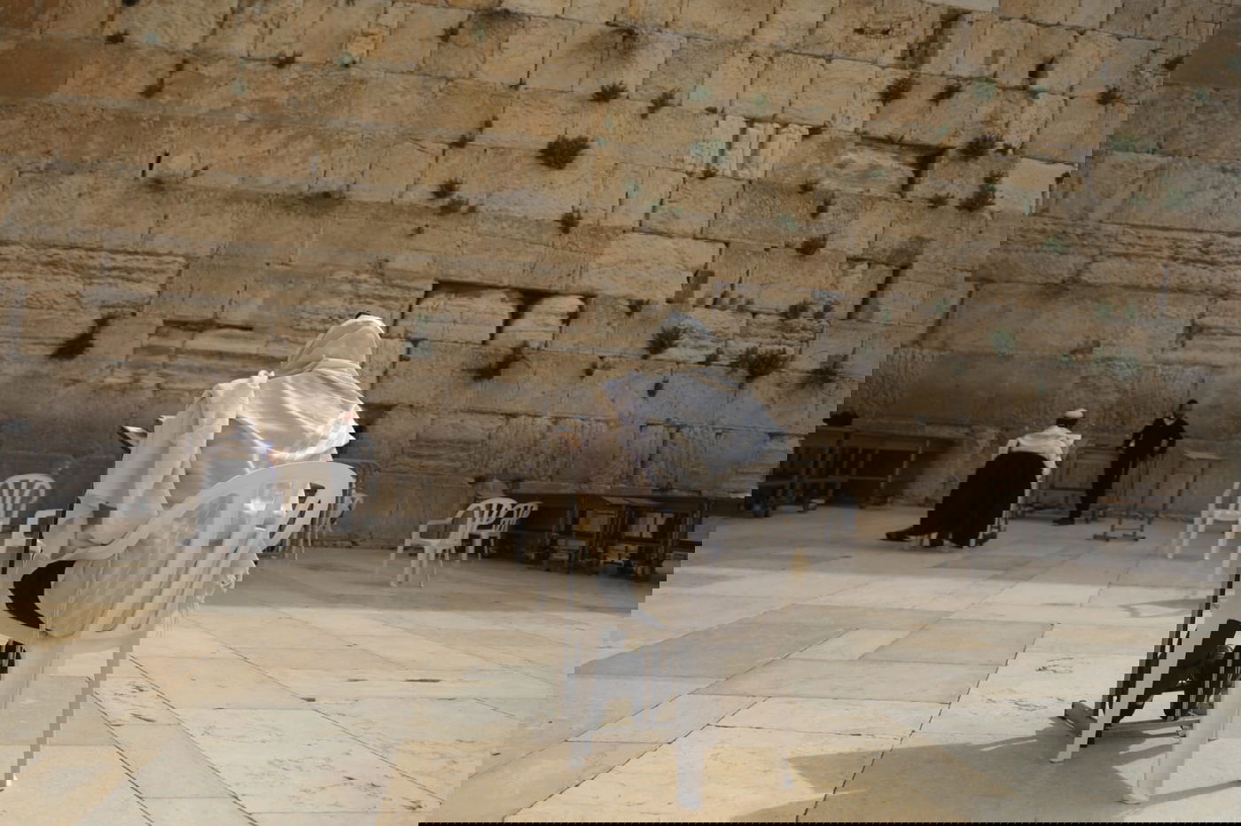 הכותל המערבי שומם מאדם: גלריה עצובה