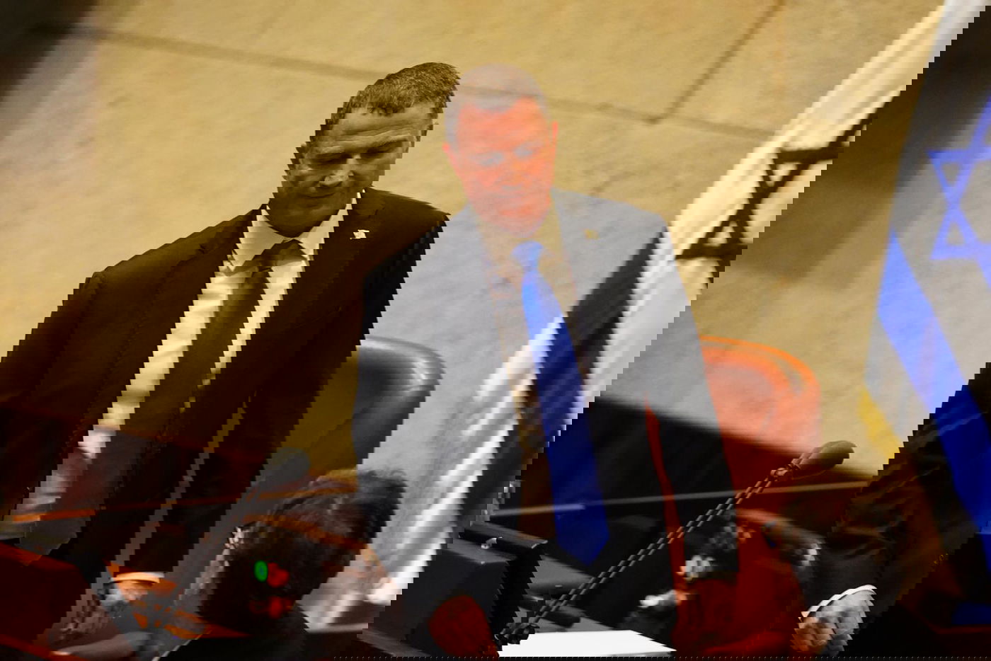 אדלשטיין יורד מדוכן יו"ר הכנסת, בשובע שעבר