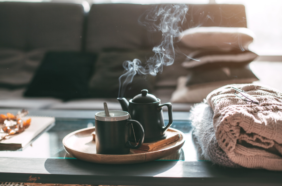 כך תגרמו לבית שלכם להרגיש רגוע יותר (אפילו עכשיו)