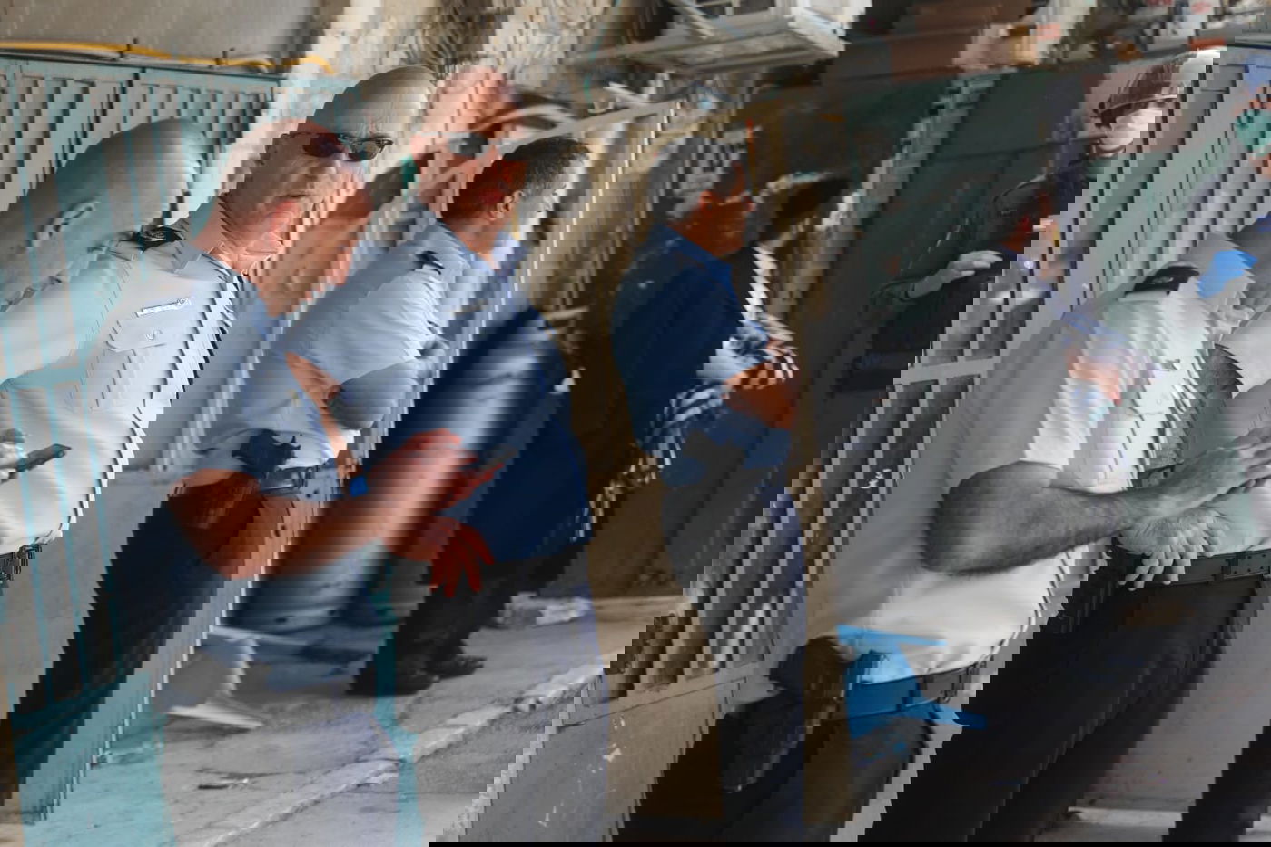 צפו: השוטרים עצרו מתפללים במאה שערים