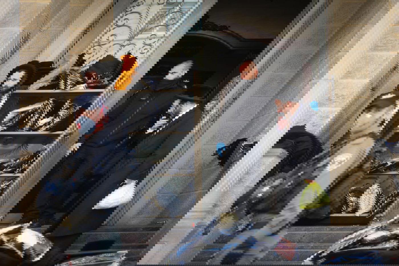 רבני 'העדה החרדית': "חטא גדול לזלזל בהוראות הרופאים"