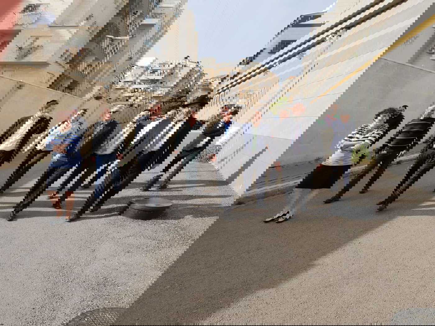 הסיור במתחם, אמש