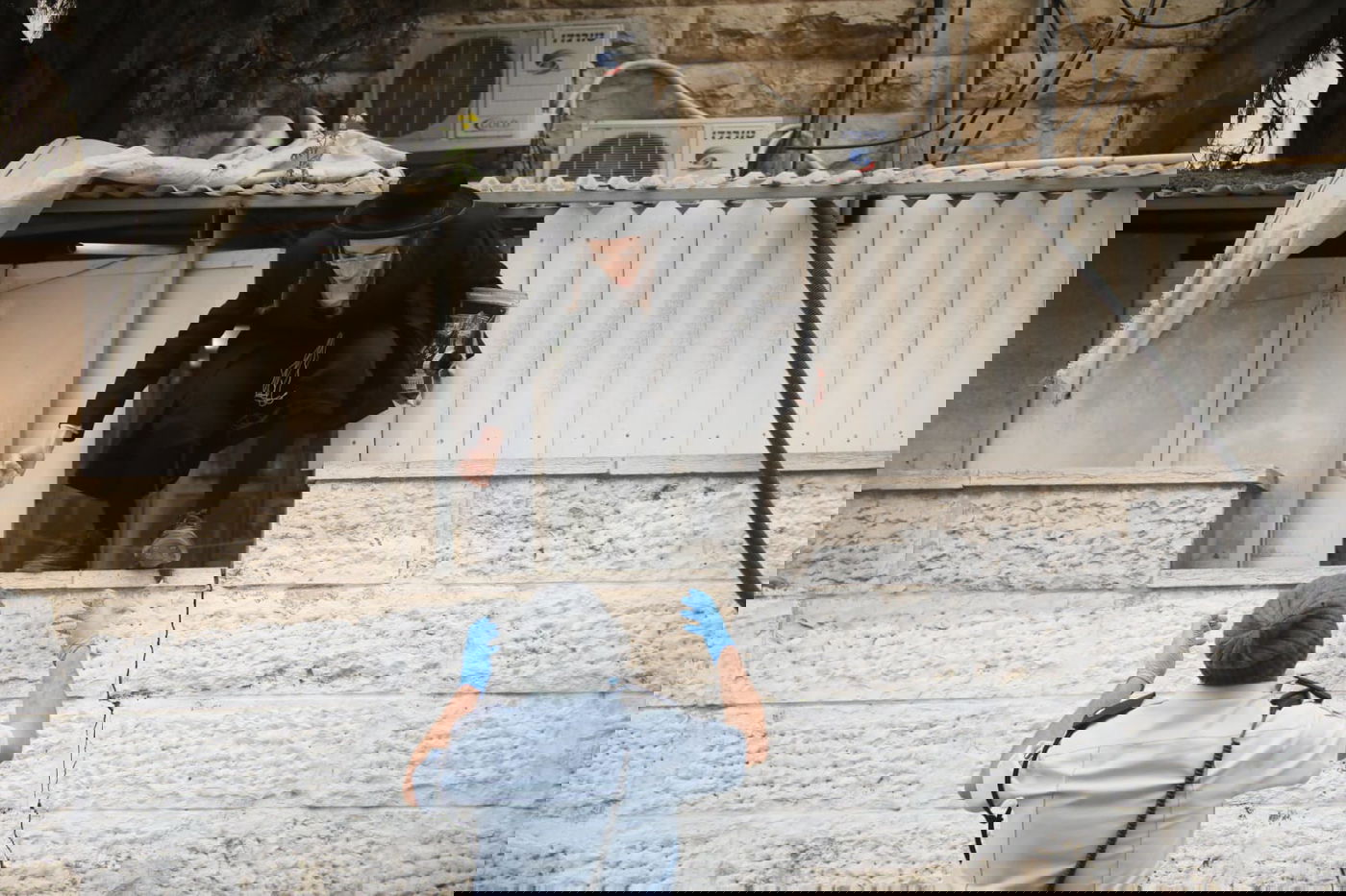 תיעוד: כוחות המשטרה פשטו על 'זכרון משה'