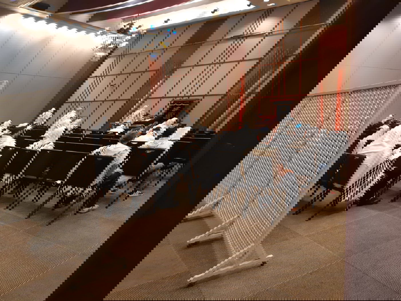 הצצה ל'מלונית' חולי הקורונה: 'לא משתזפים בבריכות כאן'