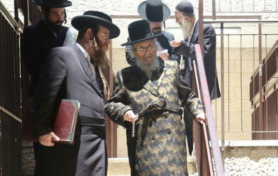 גאב"ד 'העדה החרדית' הובהל לבית החולים