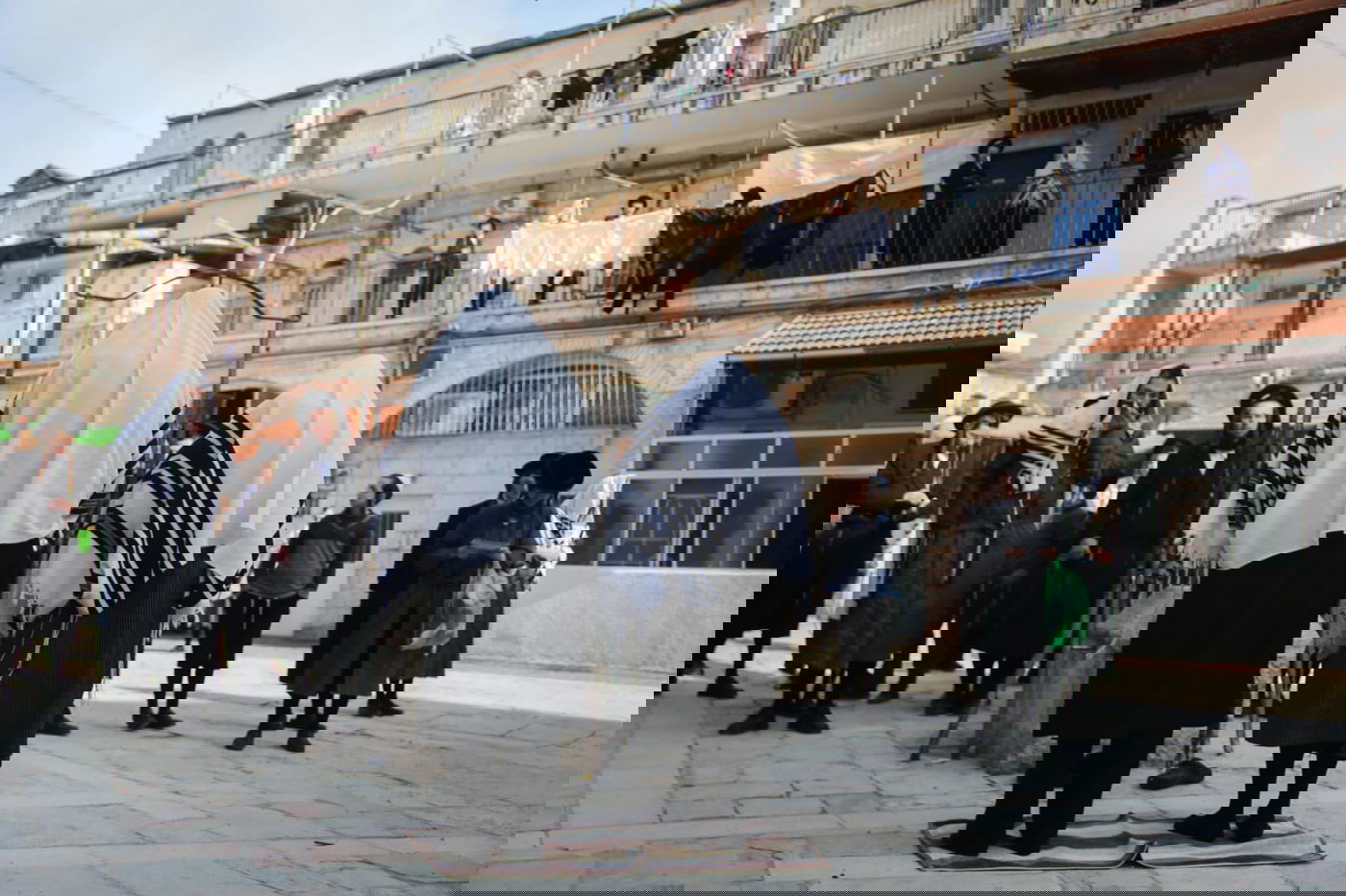 מיוחד: תפילת המרפסות במאה שערים • צפו