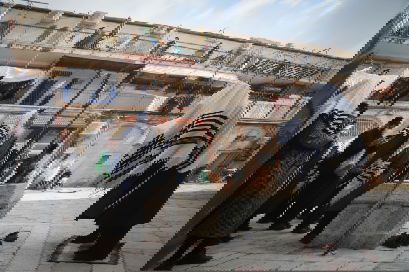 מיוחד: תפילת המרפסות במאה שערים • צפו