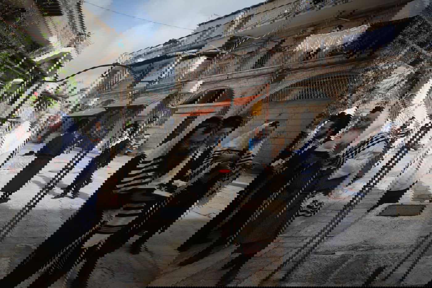 מיוחד: תפילת המרפסות במאה שערים • צפו