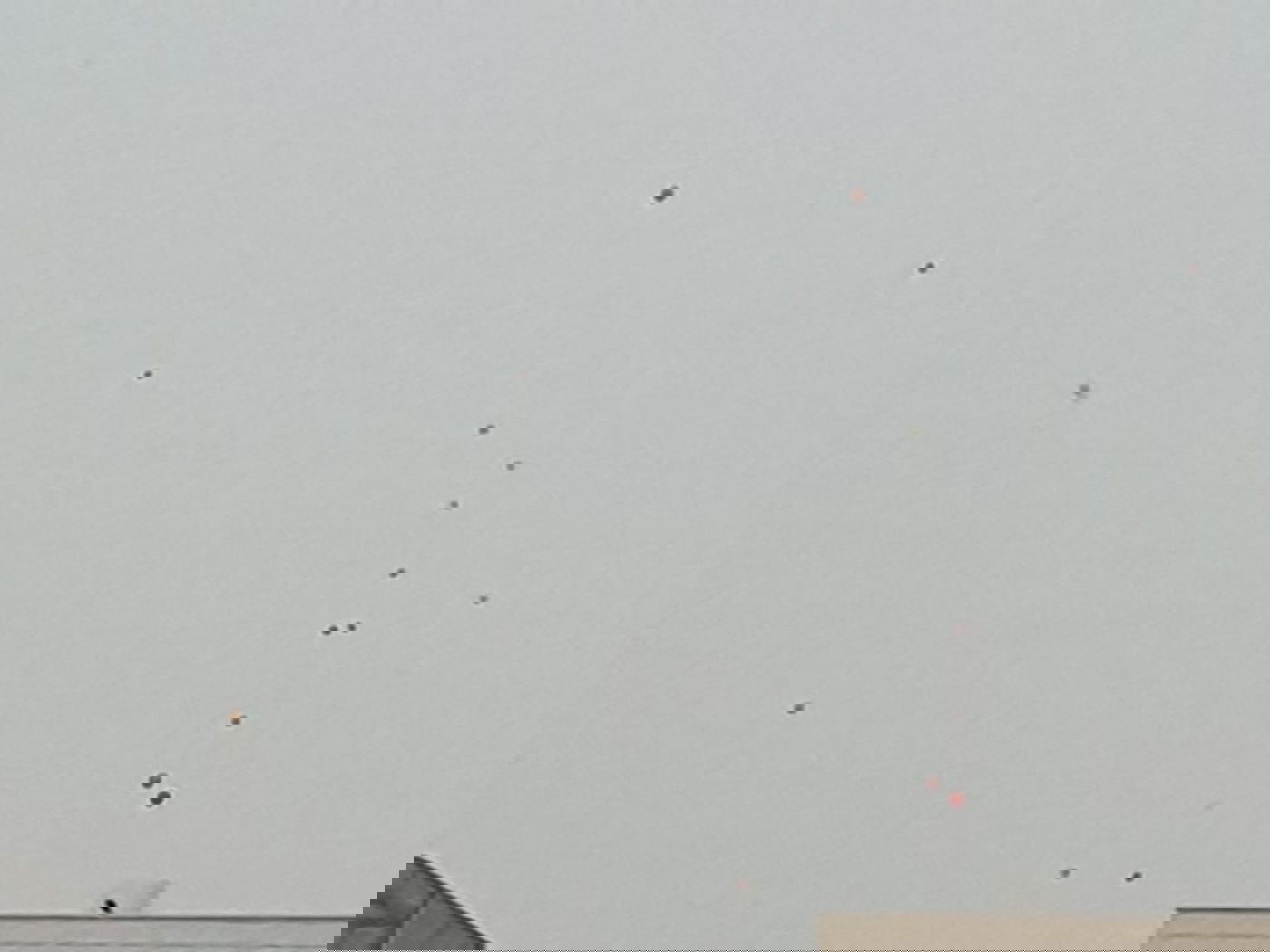 ילדי בני ברק חגגו יום הולדת מהמרפסת • תיעוד