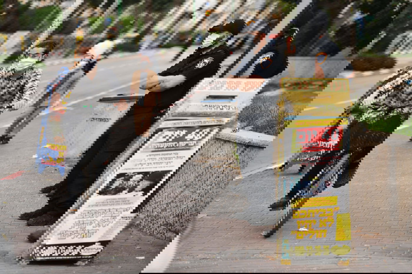 תיעוד נרחב: ההסגר בבני ברק • ביום ובלילה