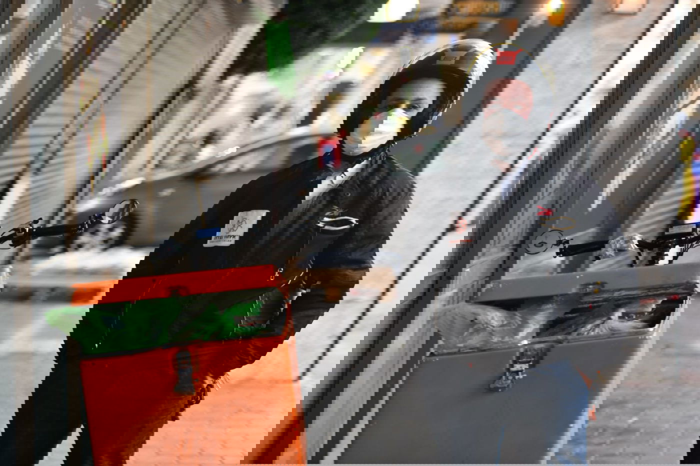 תיעוד נרחב: ההסגר בבני ברק • ביום ובלילה