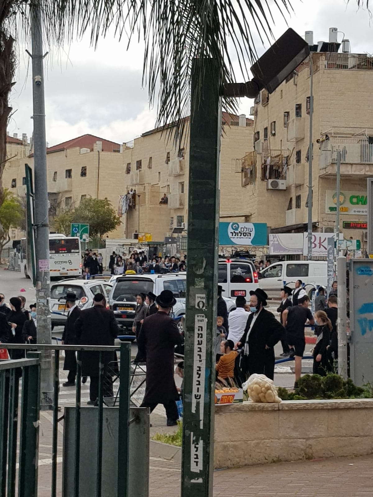 טירוף בבית שמש: 'חלוקת קורונה' להמונים