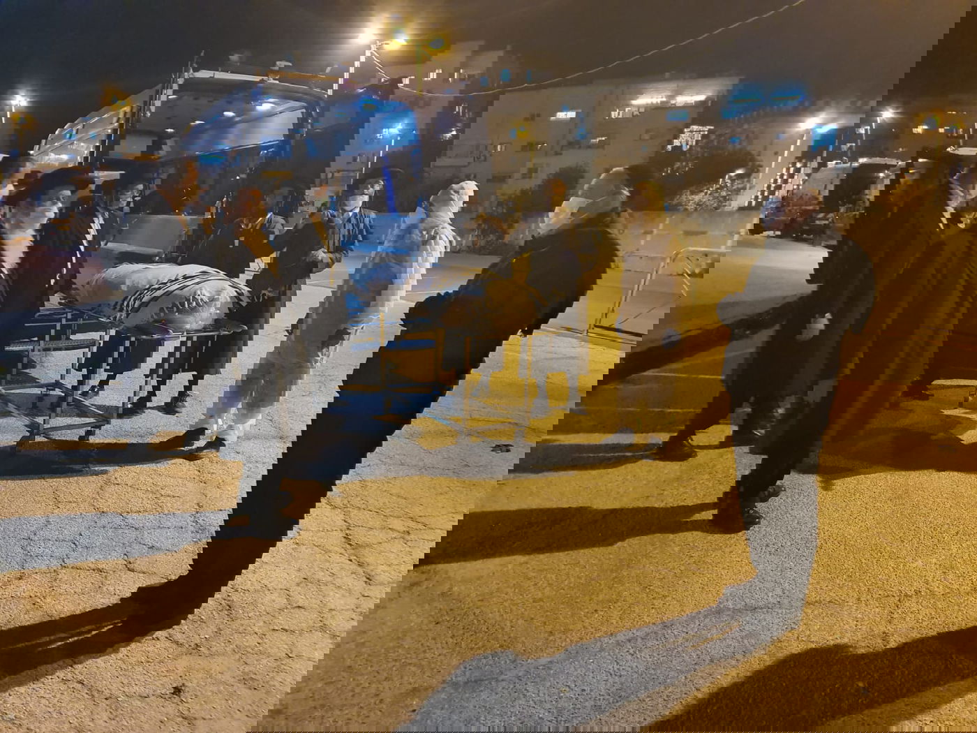 המשולח שנדבק מהנגיף בחו"ל  - נקבר • צפו