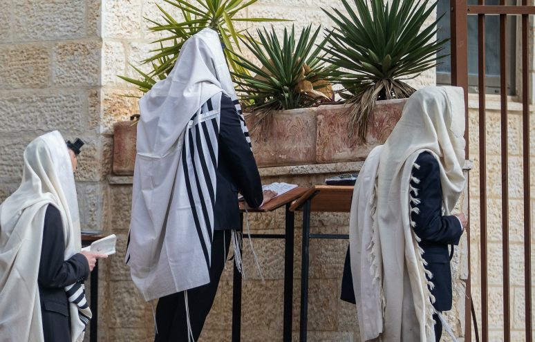 למצולמים אין קשר לנאמר בידיעה