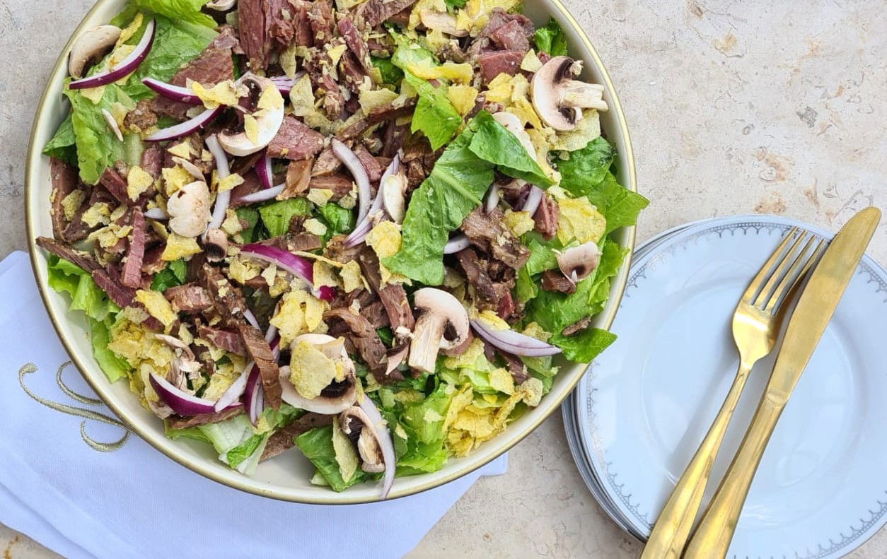 סלט פטריות עם בשר ולבבות חסה