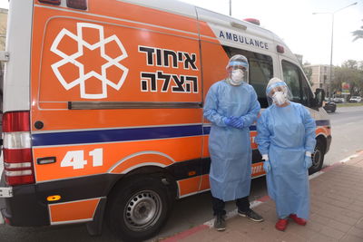 "חדר ההזרקות" הנייד והסטרילי שמופעל מתוך אמבולנס של איחוד הצלה