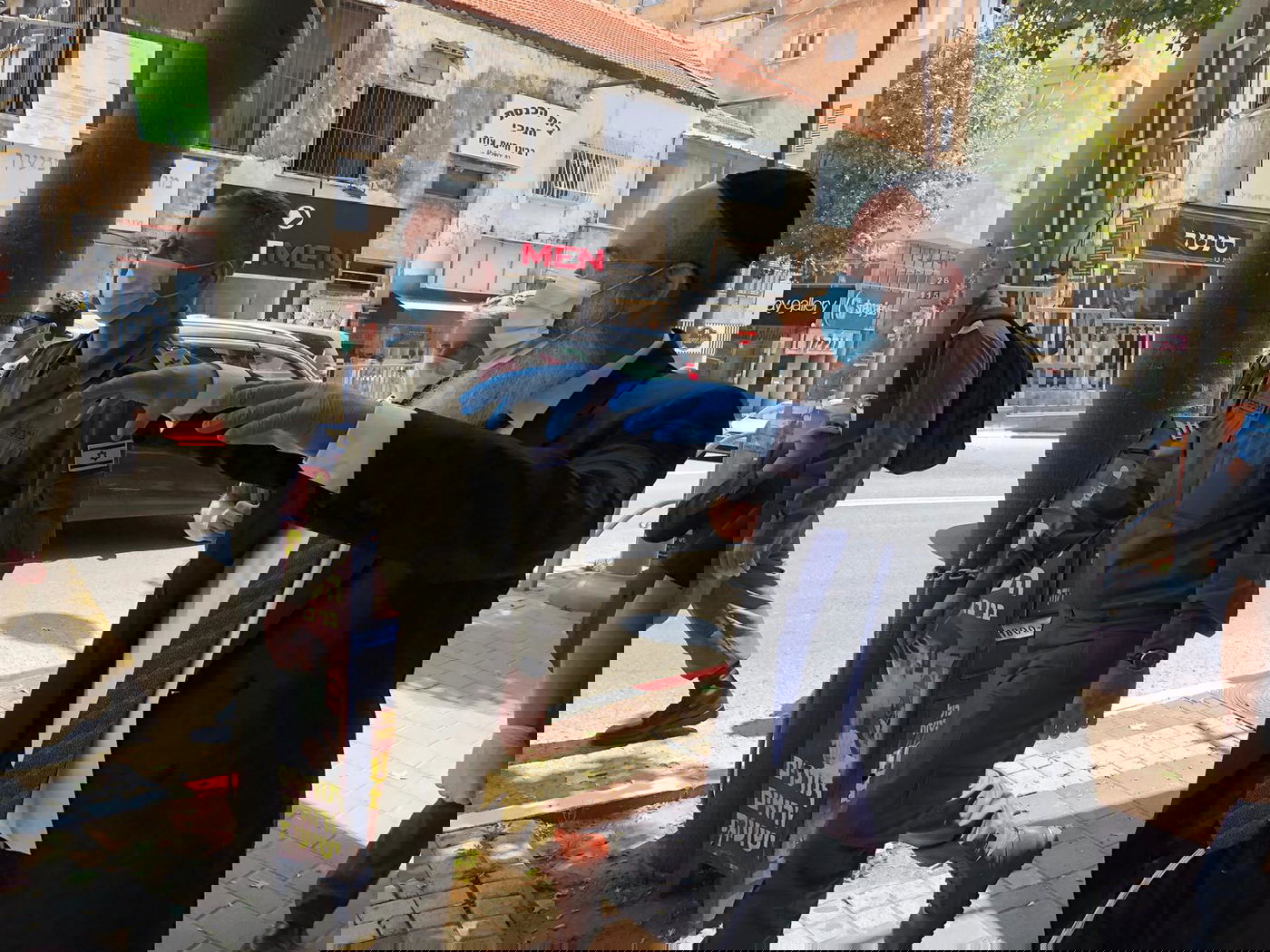 הרמטכ"ל ביקר בבני ברק וקיבל תנ"ך מתנה