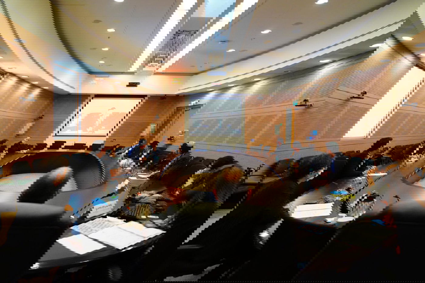 מקלב זועם: מנייני תפילות - לא; דיון המוני בכנסת - כן