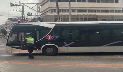 המשטרה מונעת כניסת תח"צ לעיר