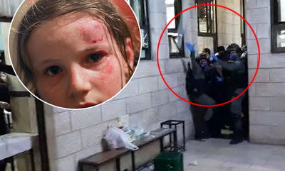 הרגעים הדרמטיים בתוך בית הכנסת