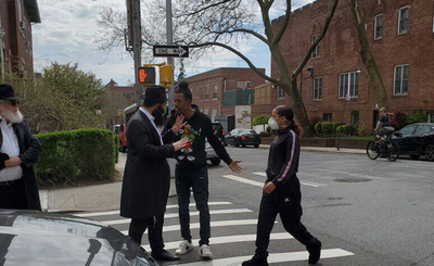 צפו: אפרו-אמריקאים התפרעו בזמן ההלוויה