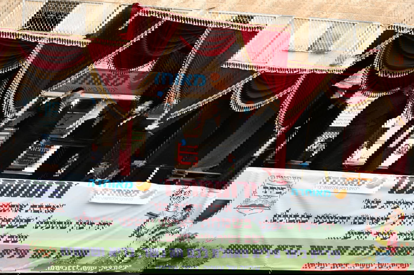 מאוחדת סביב השעון למען חולי הקורונה מקרב לקוחותיה