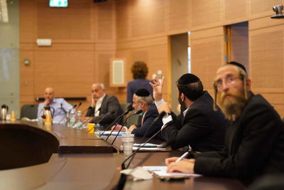 האם יענישו חולי קורונה שהפרו את הבידוד?